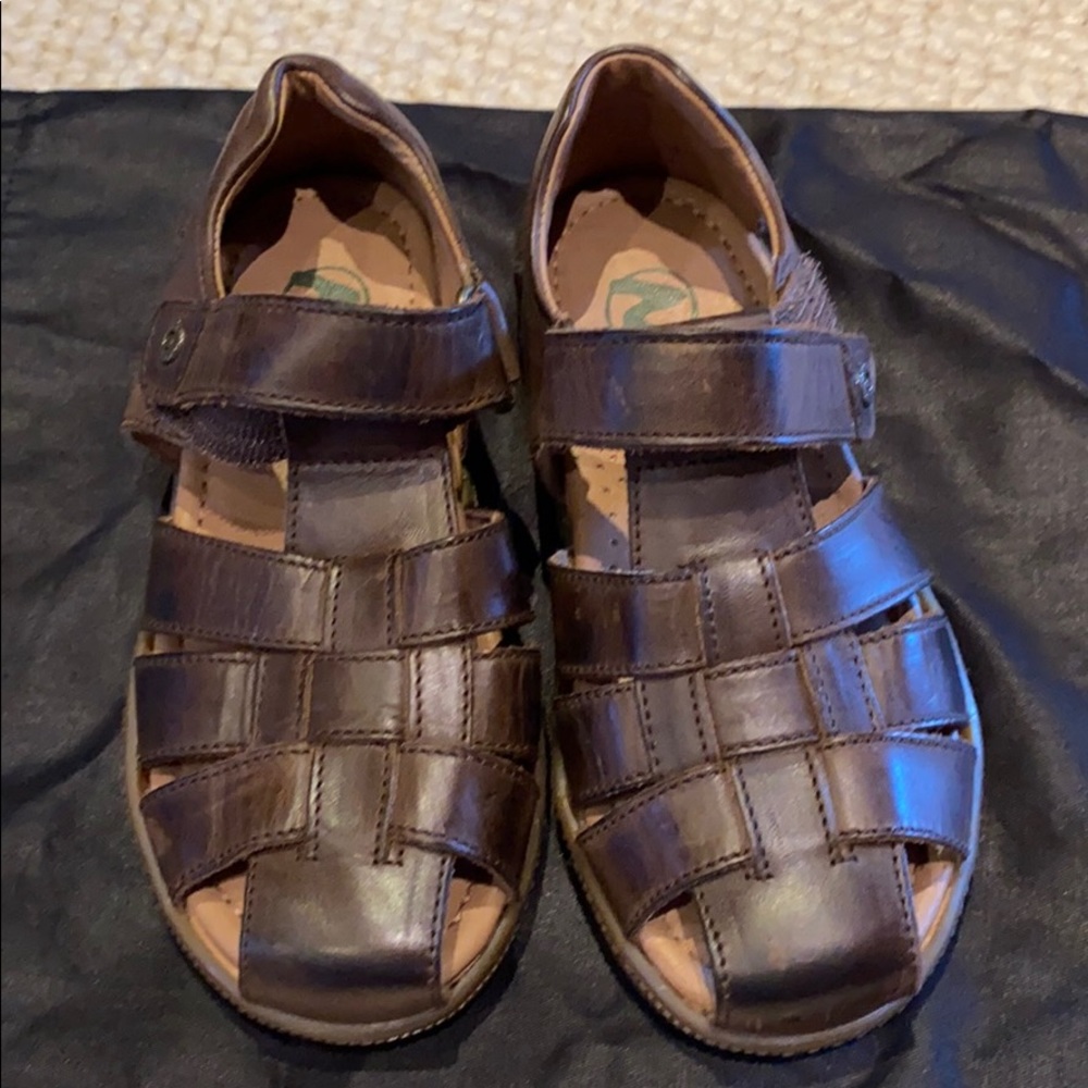 Little boys Naturino brown leather sandals.